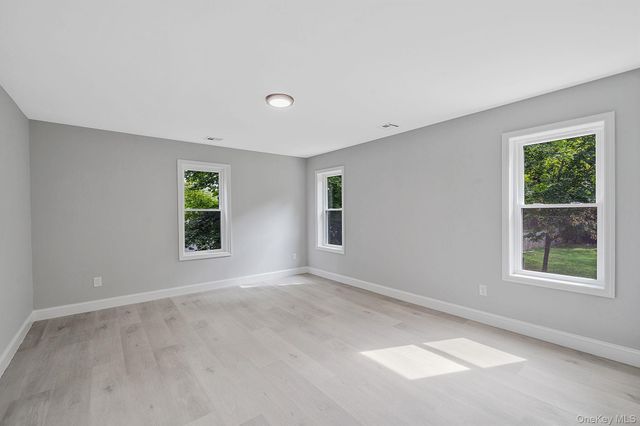 3 Cozine Road S, Center Moriches, NY 11934
