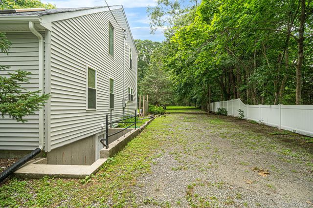 3 Cozine Road S, Center Moriches, NY 11934