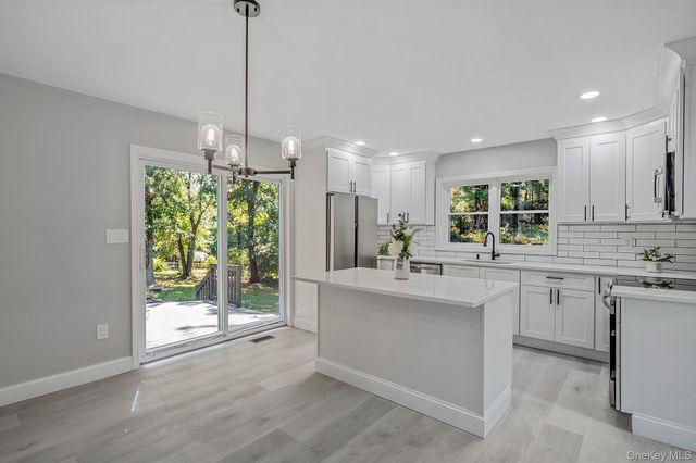 3 Cozine Road S, Center Moriches, NY 11934