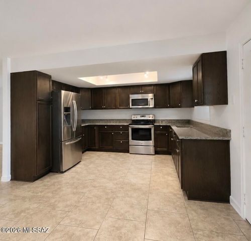 4431 N Swan Road, Tucson, AZ 85718