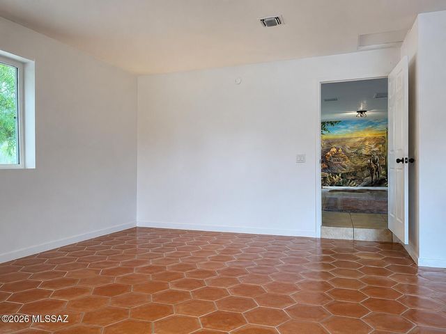 4431 N Swan Road, Tucson, AZ 85718