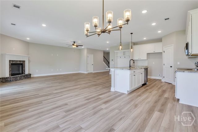 170 Hanover Place, Richmond Hill, GA 31324