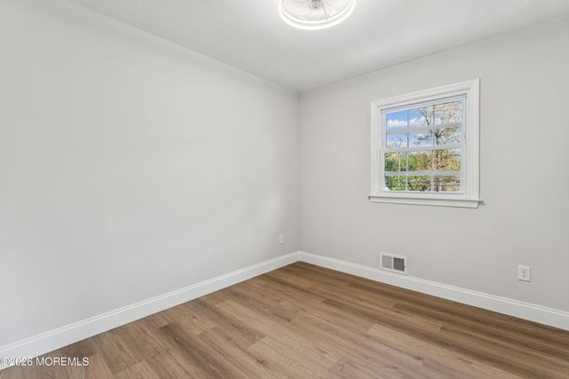 886 Raleigh Drive, Toms River, NJ 08753