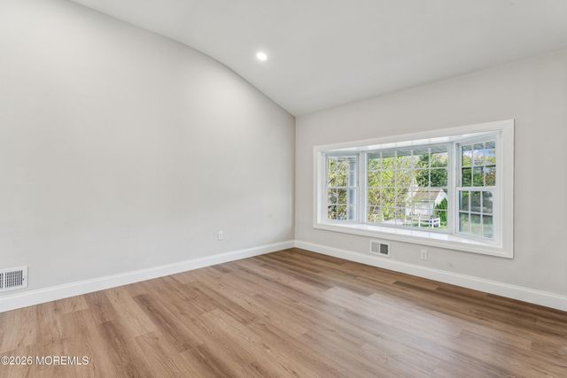 886 Raleigh Drive, Toms River, NJ 08753