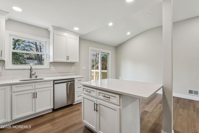 886 Raleigh Drive, Toms River, NJ 08753