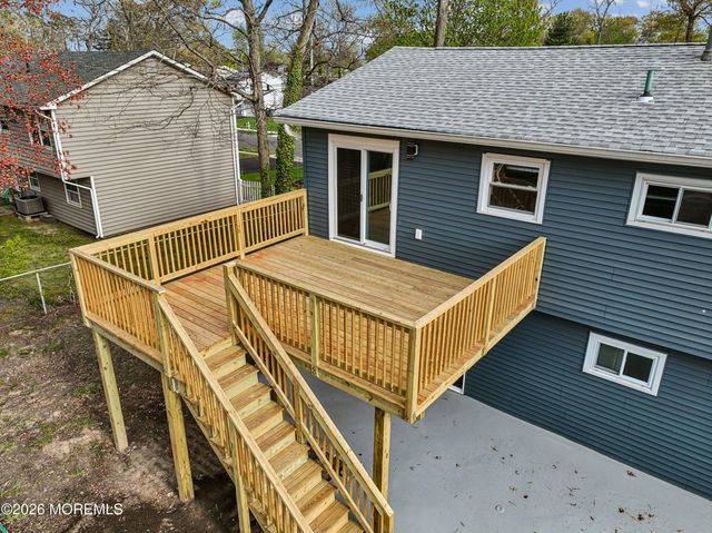 886 Raleigh Drive, Toms River, NJ 08753