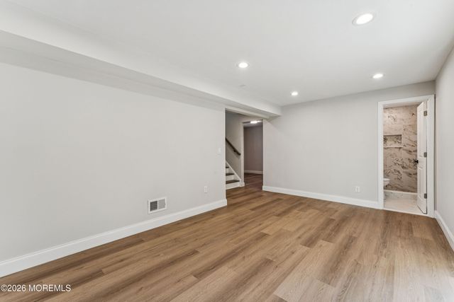 886 Raleigh Drive, Toms River, NJ 08753