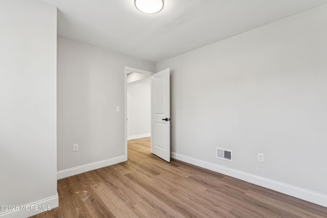 886 Raleigh Drive, Toms River, NJ 08753