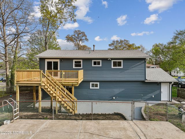 886 Raleigh Drive, Toms River, NJ 08753