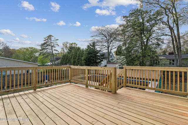 886 Raleigh Drive, Toms River, NJ 08753