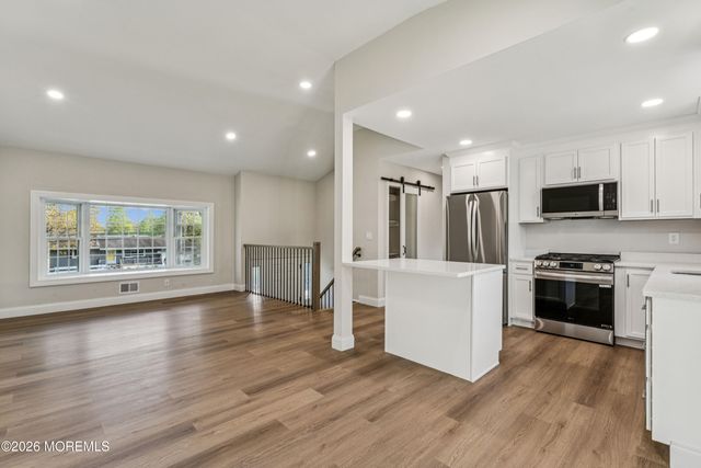 886 Raleigh Drive, Toms River, NJ 08753