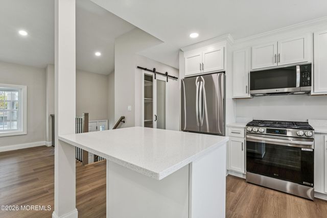 886 Raleigh Drive, Toms River, NJ 08753