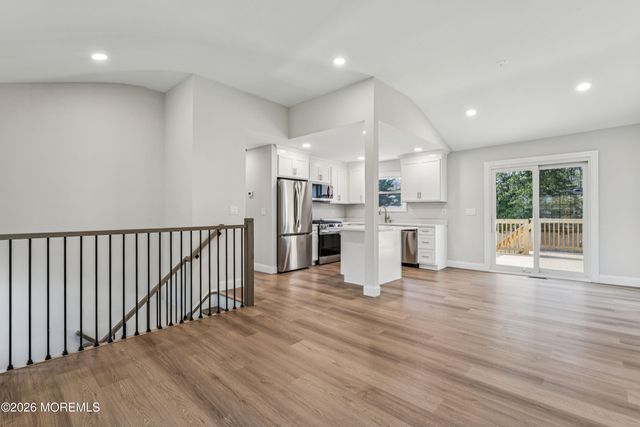 886 Raleigh Drive, Toms River, NJ 08753