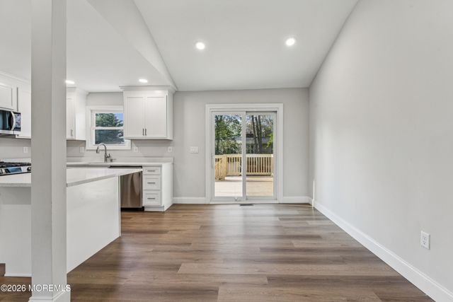 886 Raleigh Drive, Toms River, NJ 08753