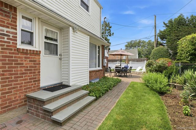 70 Birchwood Drive, New Hyde Park, NY 11040