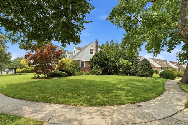 70 Birchwood Drive, New Hyde Park, NY 11040