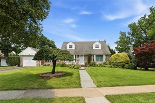 70 Birchwood Drive, New Hyde Park, NY 11040