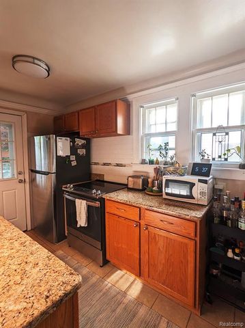 648 E Lincoln Street, Birmingham, MI 48009
