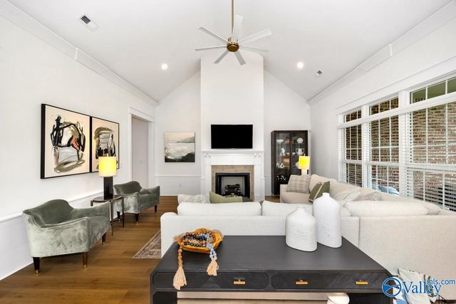 8320 Grayback Boulevard, Owens Cross Roads, AL 35763