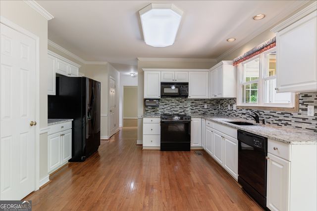 5511 Fripp Court NW, Acworth, GA 30101