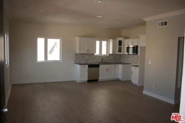 4870 st. Elmo Street, Los Angeles, CA 90016
