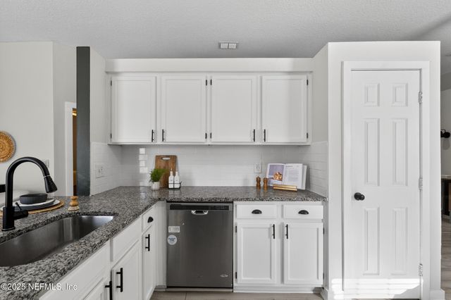 11214 BENTLEY TRACE Lane E, Jacksonville, FL 32257