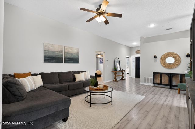 11214 BENTLEY TRACE Lane E, Jacksonville, FL 32257