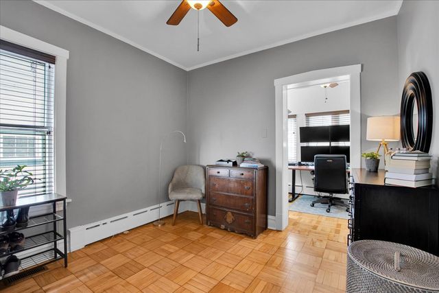 5661 N New Hampshire Avenue, Chicago, IL 60631