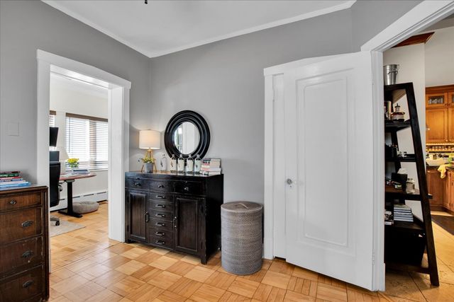 5661 N New Hampshire Avenue, Chicago, IL 60631