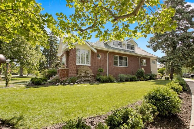 5661 N New Hampshire Avenue, Chicago, IL 60631