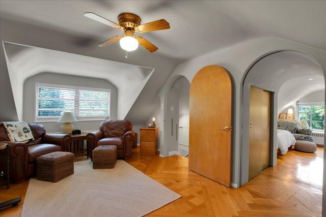 5661 N New Hampshire Avenue, Chicago, IL 60631