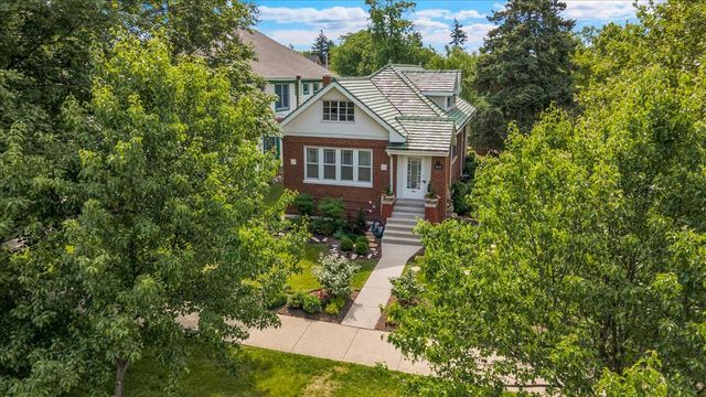 5661 N New Hampshire Avenue, Chicago, IL 60631