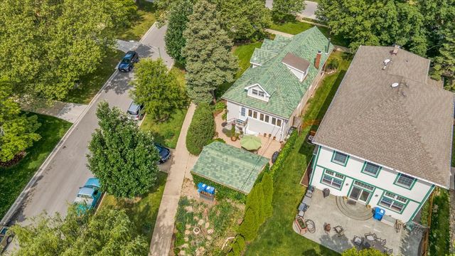 5661 N New Hampshire Avenue, Chicago, IL 60631