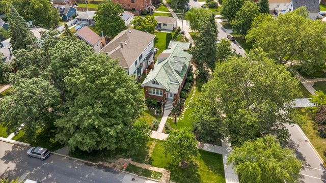 5661 N New Hampshire Avenue, Chicago, IL 60631
