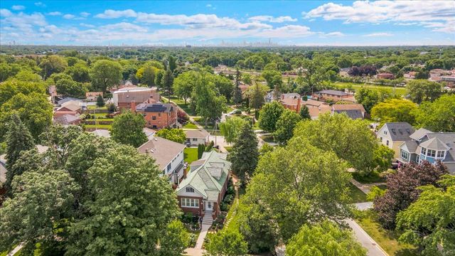 5661 N New Hampshire Avenue, Chicago, IL 60631