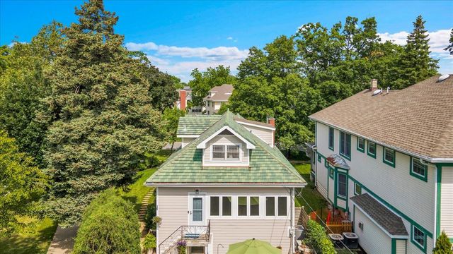 5661 N New Hampshire Avenue, Chicago, IL 60631
