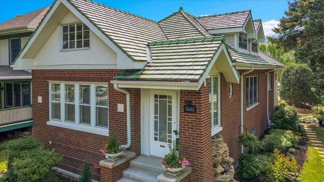 5661 N New Hampshire Avenue, Chicago, IL 60631