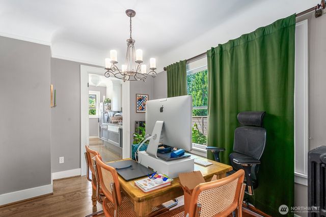 4915 Linden Avenue N, Seattle, WA 98103