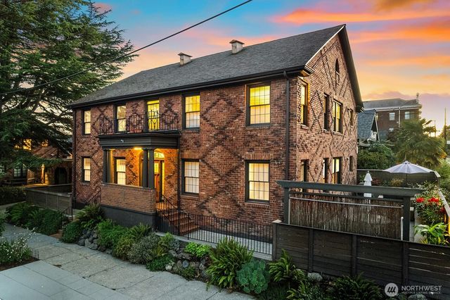 4915 Linden Avenue N, Seattle, WA 98103