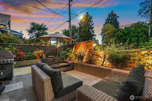 4915 Linden Avenue N, Seattle, WA 98103