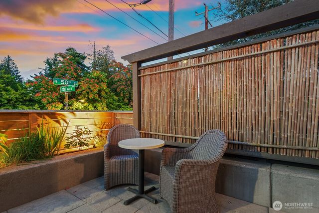 4915 Linden Avenue N, Seattle, WA 98103