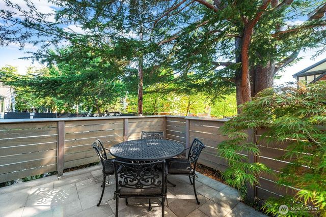 4915 Linden Avenue N, Seattle, WA 98103