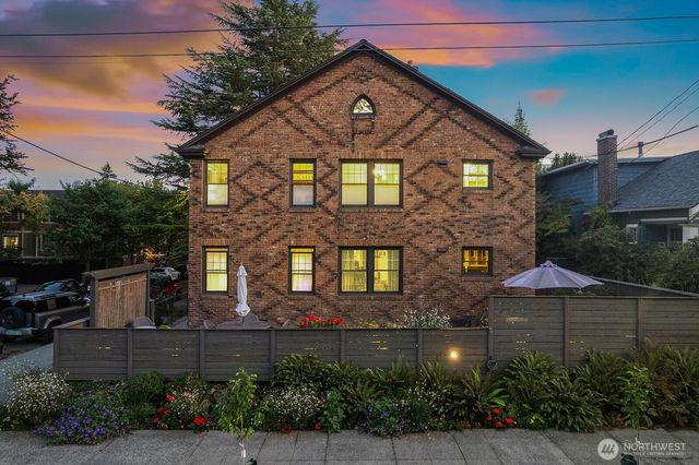 4915 Linden Avenue N, Seattle, WA 98103