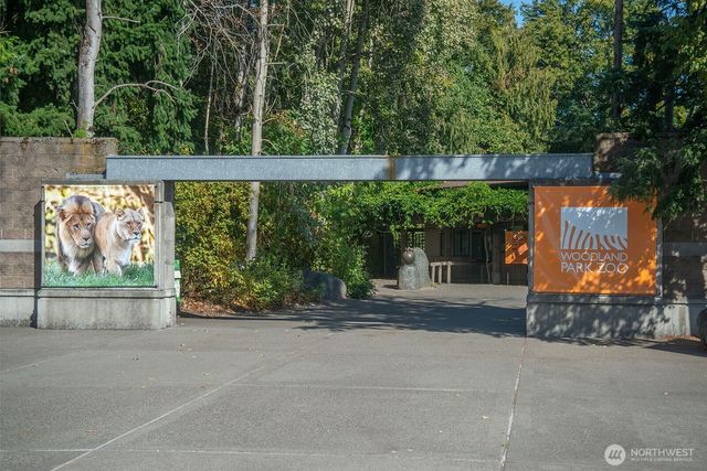 4915 Linden Avenue N, Seattle, WA 98103