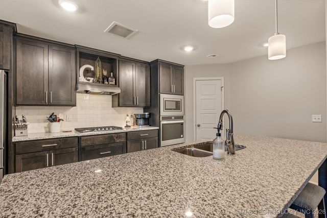 16629 E 115th Street N, Owasso, OK 74055