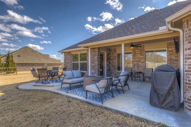 16629 E 115th Street N, Owasso, OK 74055