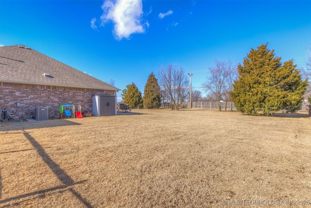 16629 E 115th Street N, Owasso, OK 74055