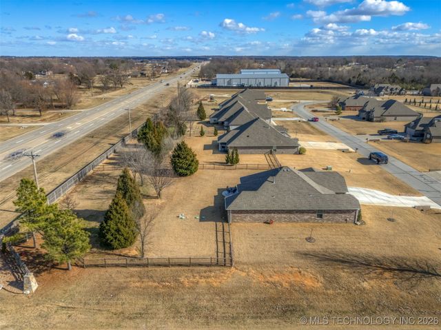 16629 E 115th Street N, Owasso, OK 74055