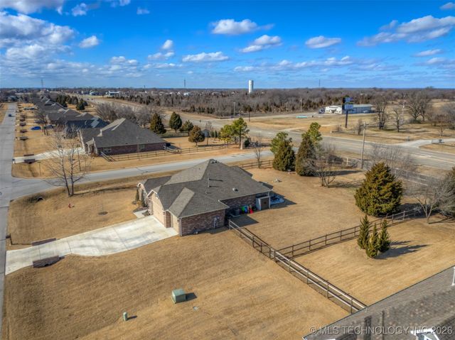 16629 E 115th Street N, Owasso, OK 74055