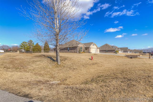 16629 E 115th Street N, Owasso, OK 74055